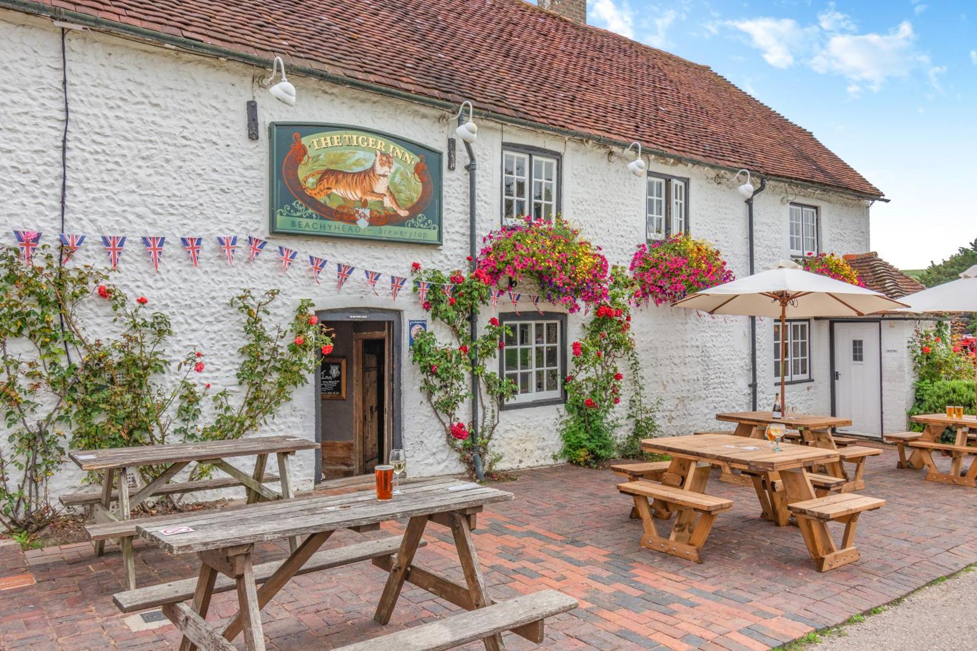 Tiger Inn - Catherine Eastdean Exterior foto